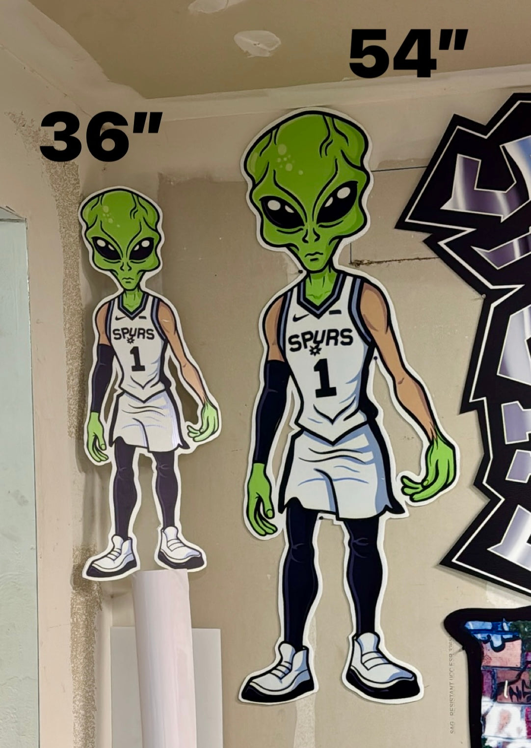 7’5” Alien Sign