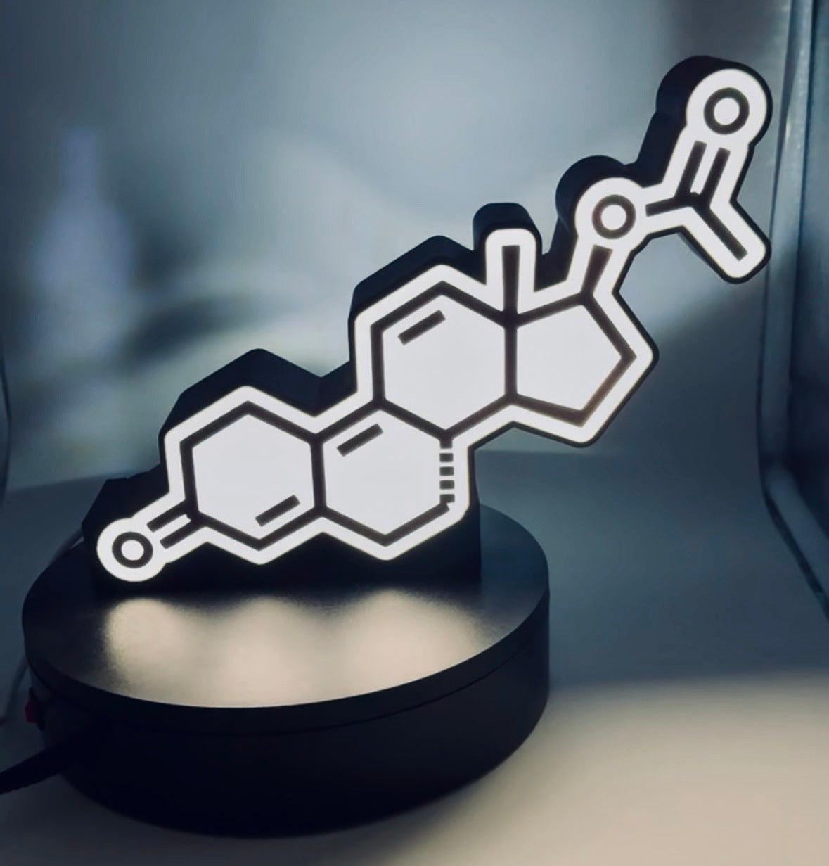 Tren Molecule Light Box